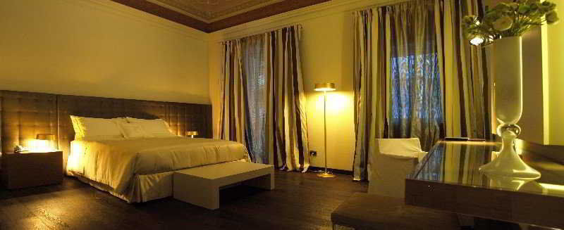 House Hotel