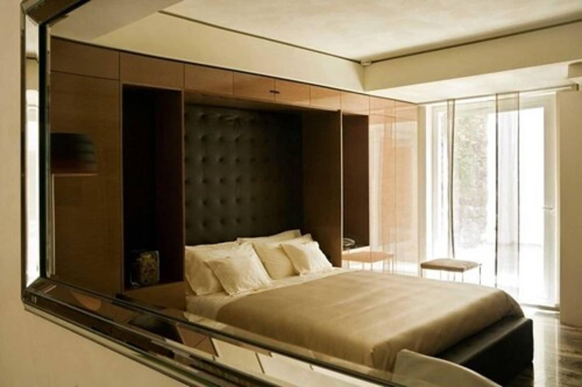 House Hotel