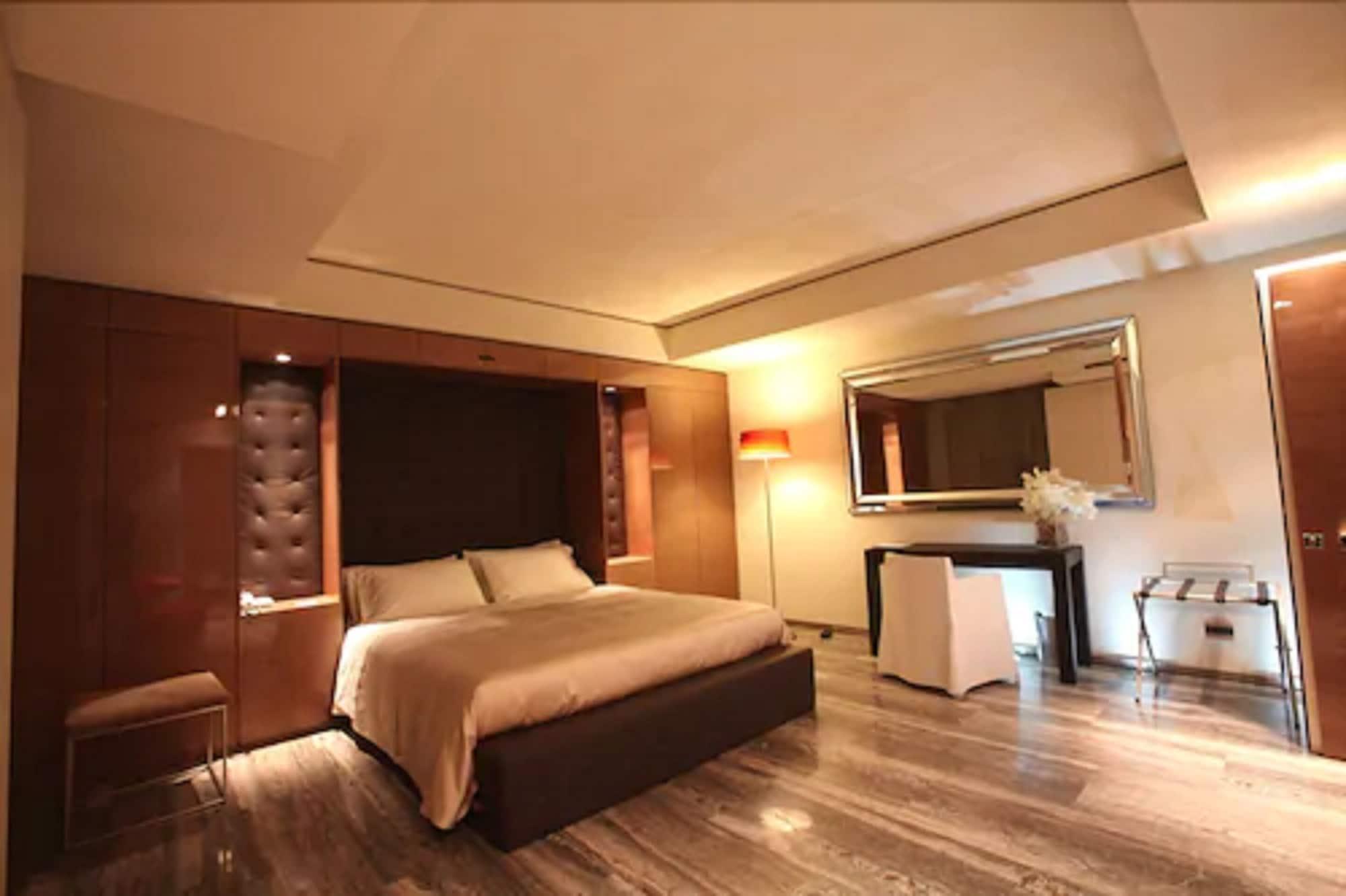 Hotel House
