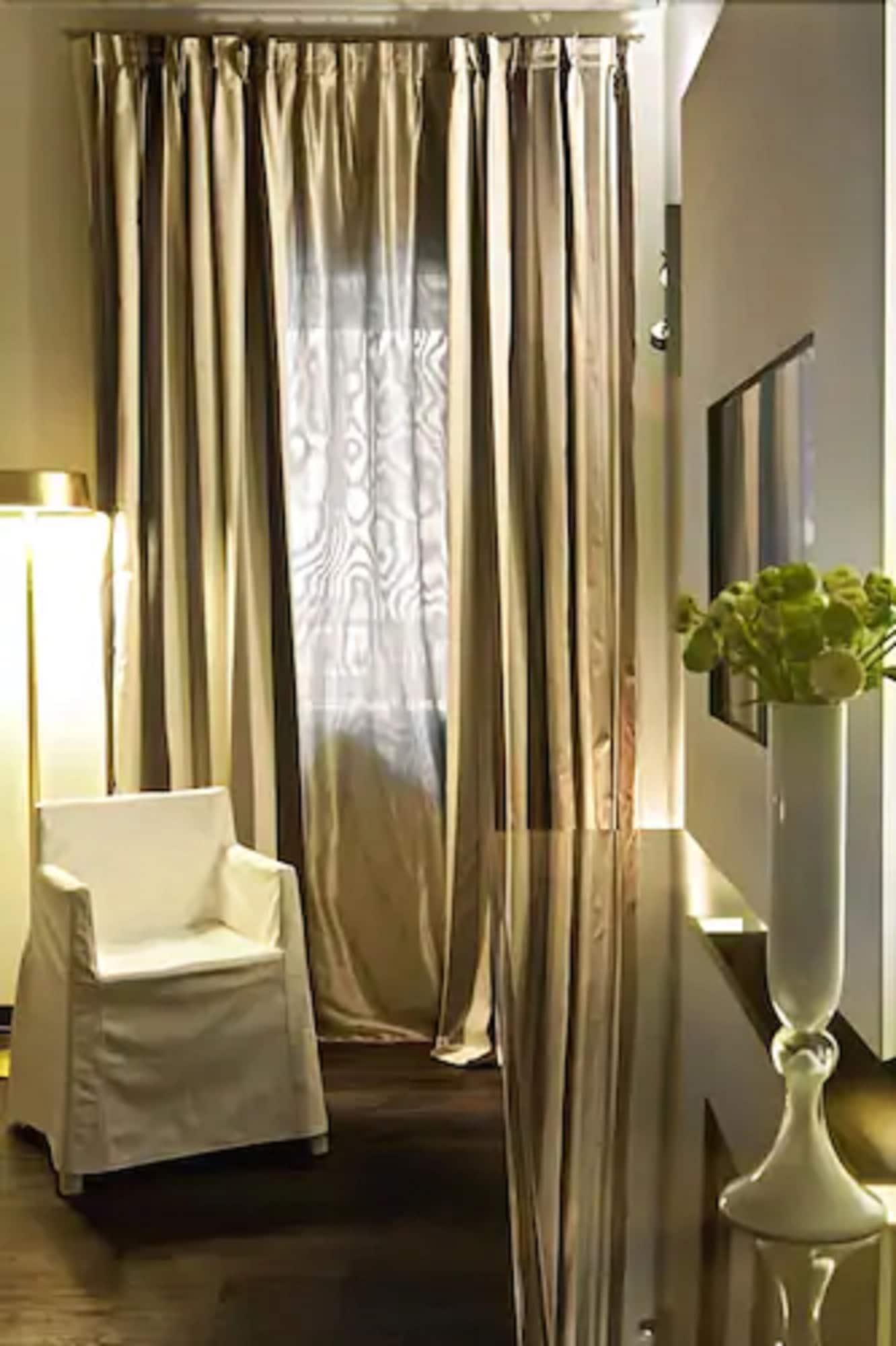 House Hotel 4*