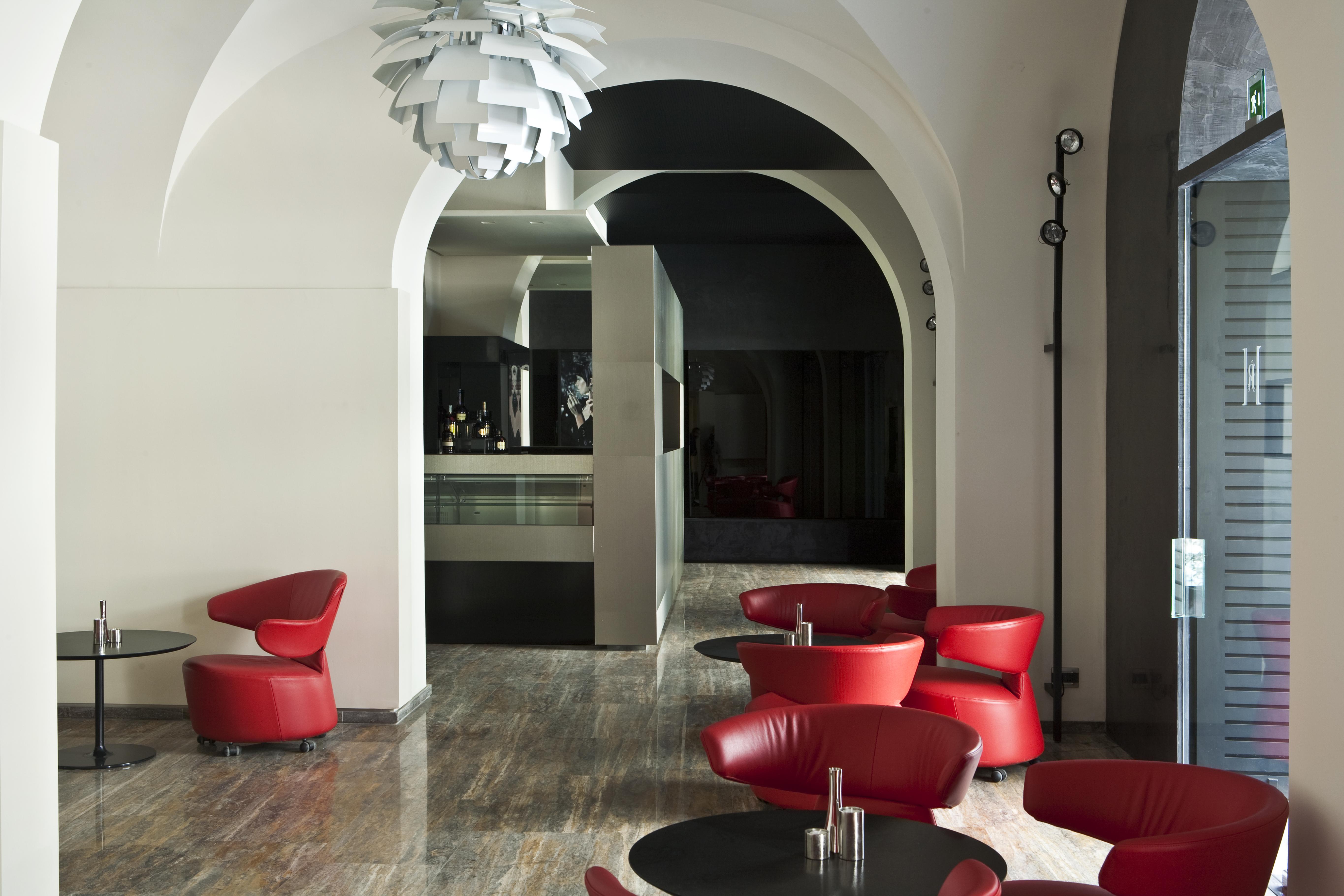 House Hotel 4*