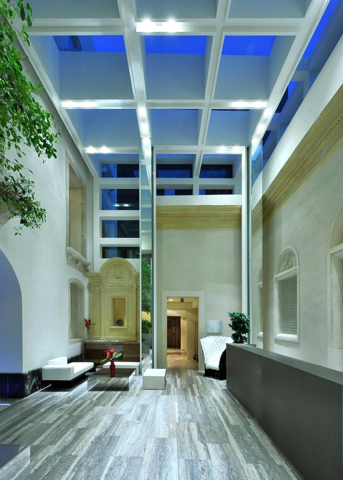 Hotel House 4*