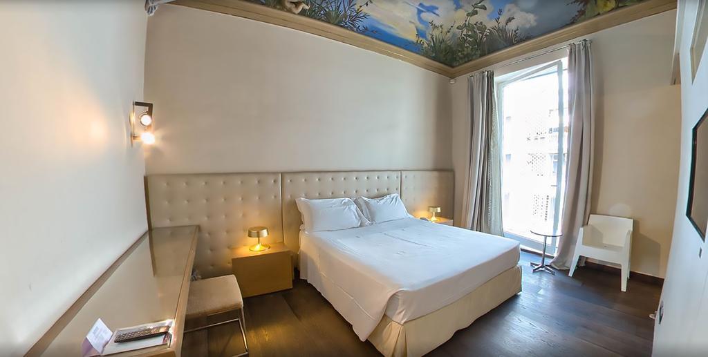 House Hotel