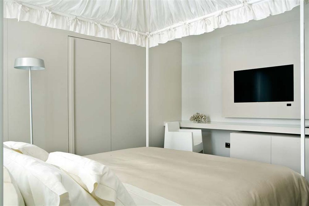 House Hotel